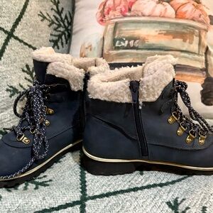 Cozy Dark Blue Winter Boots with Plush Lining